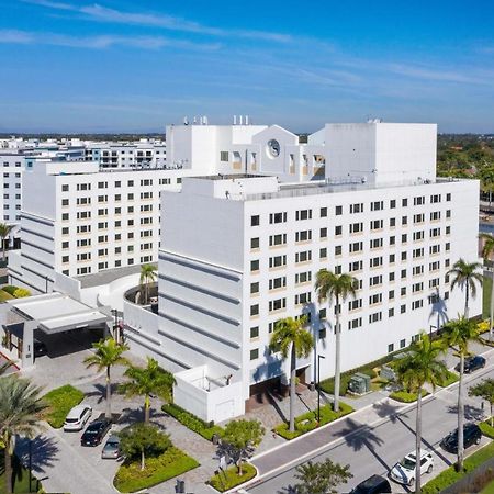 Sheraton Suites Fort Lauderdale West Plantation Exterior photo