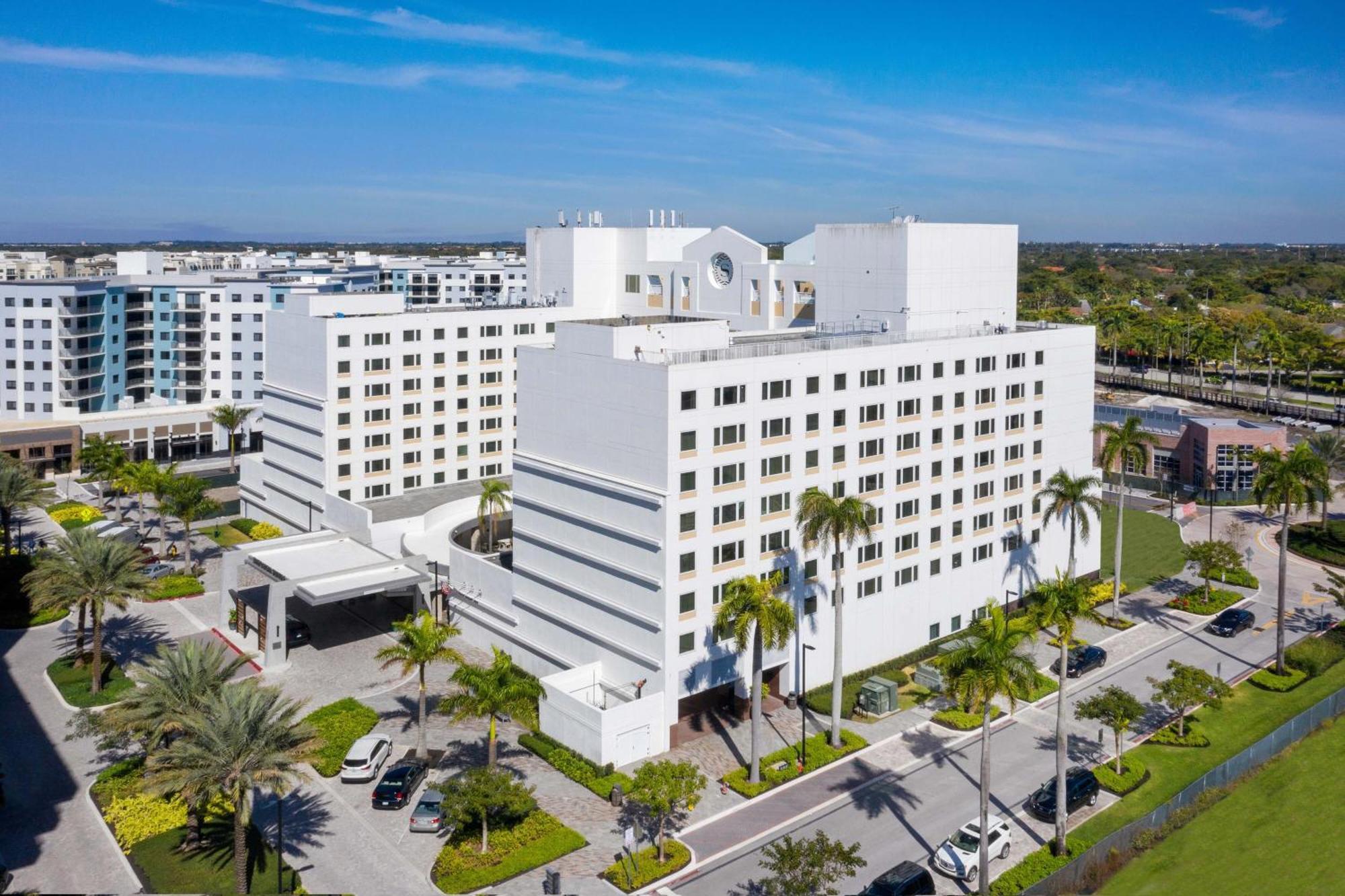 Sheraton Suites Fort Lauderdale West Plantation Exterior photo